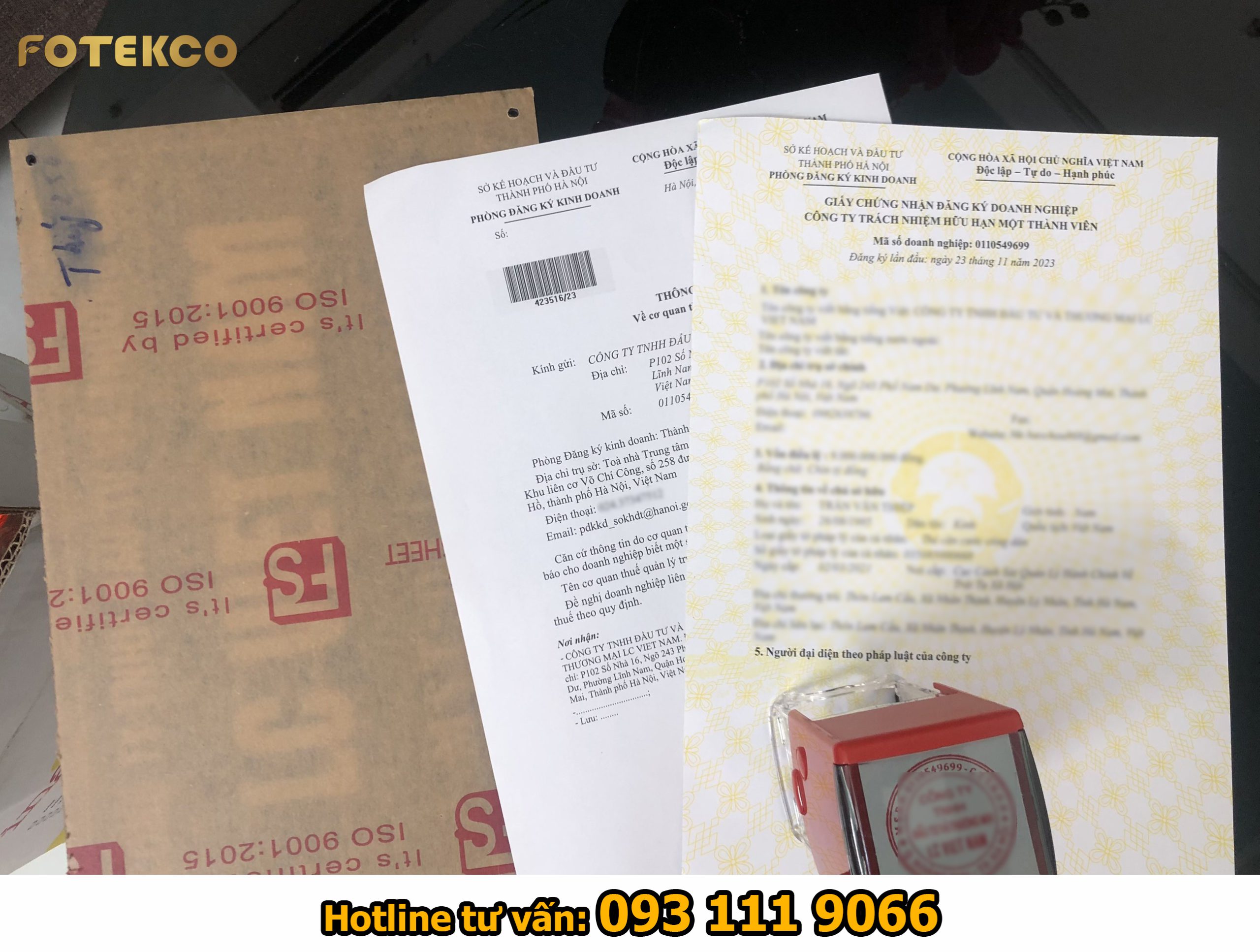 Giấy chứng nhận đăng ký thành lập doanh nghiệp tại Fotekco (cùng với con dấu và nhãn hiệu công ty)